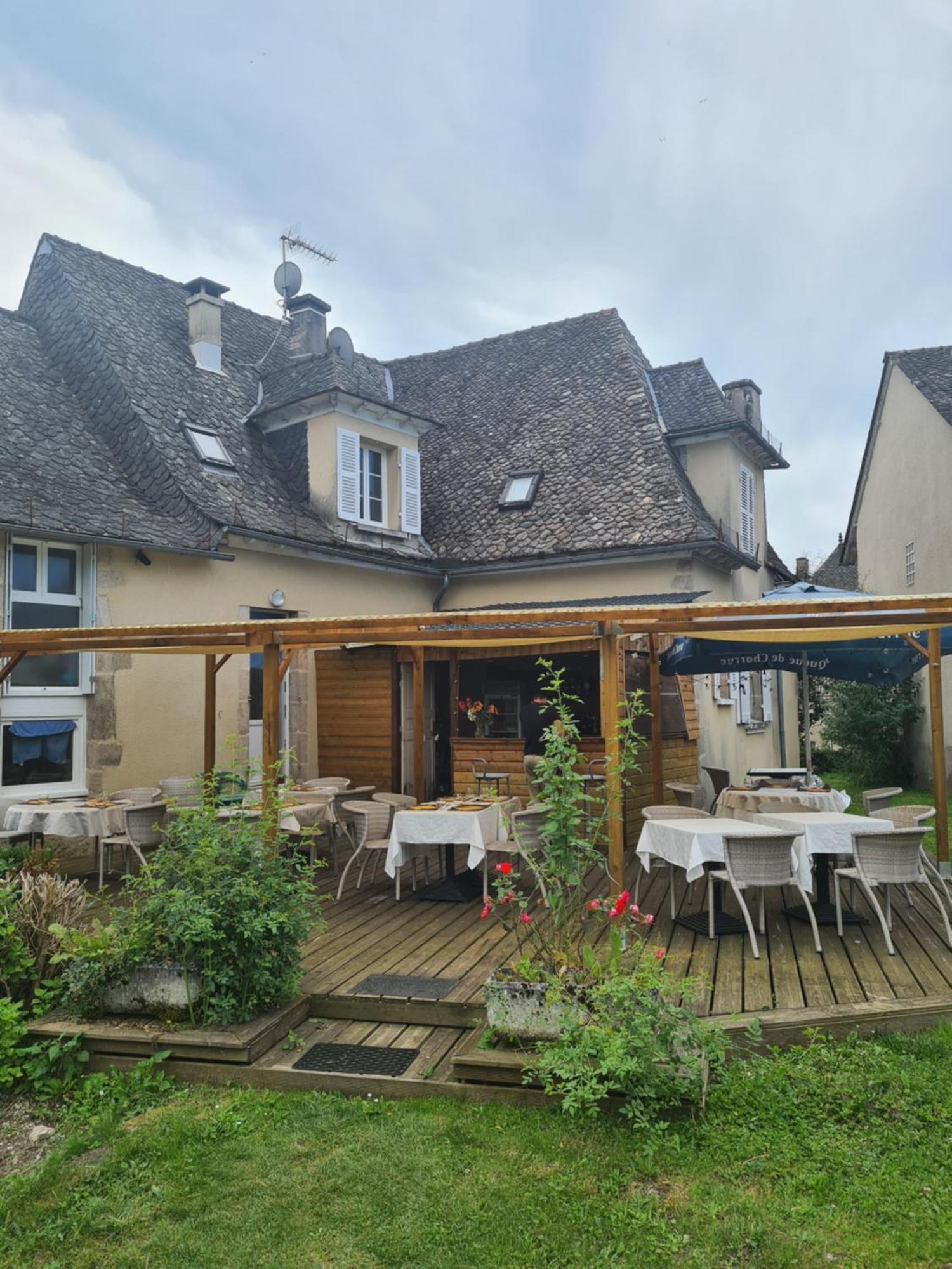 Hotel Saint Julien Aux Bois 외부 사진