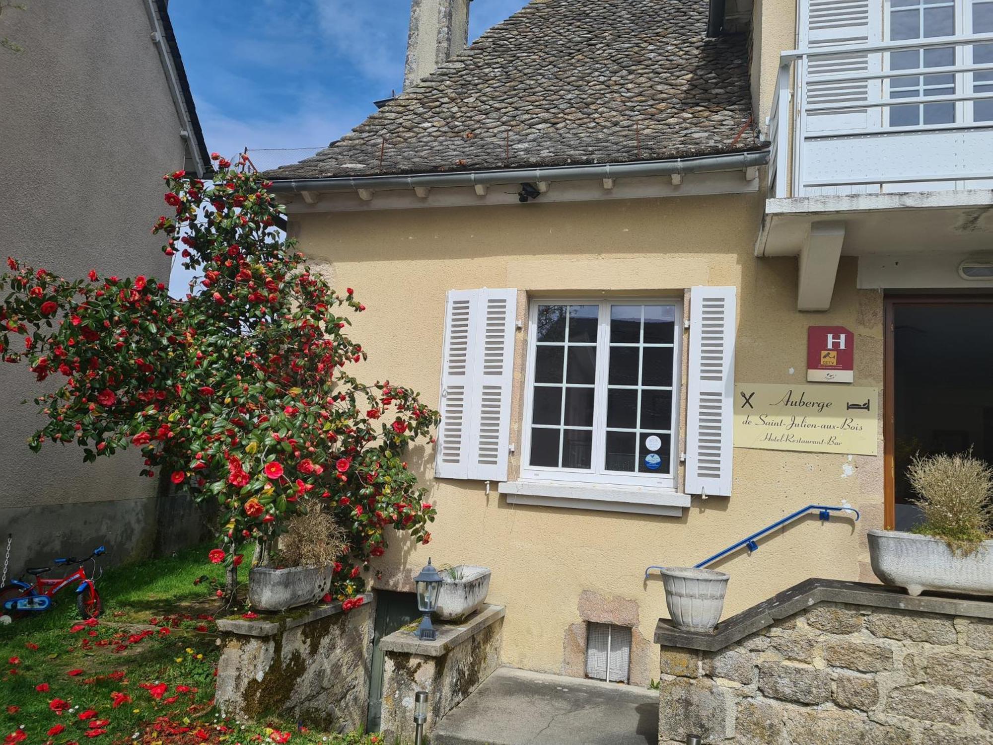 Hotel Saint Julien Aux Bois 외부 사진
