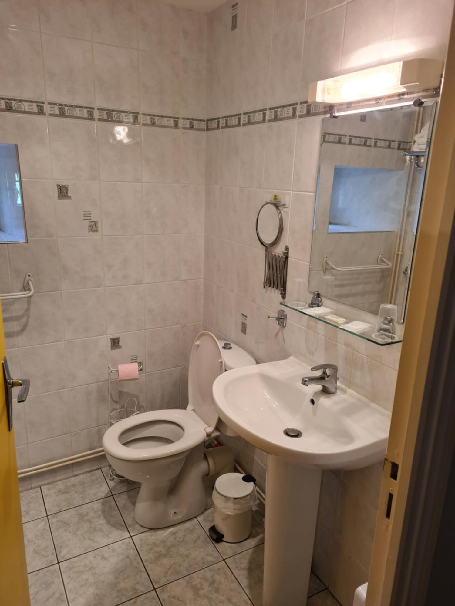 Hotel Saint Julien Aux Bois 외부 사진