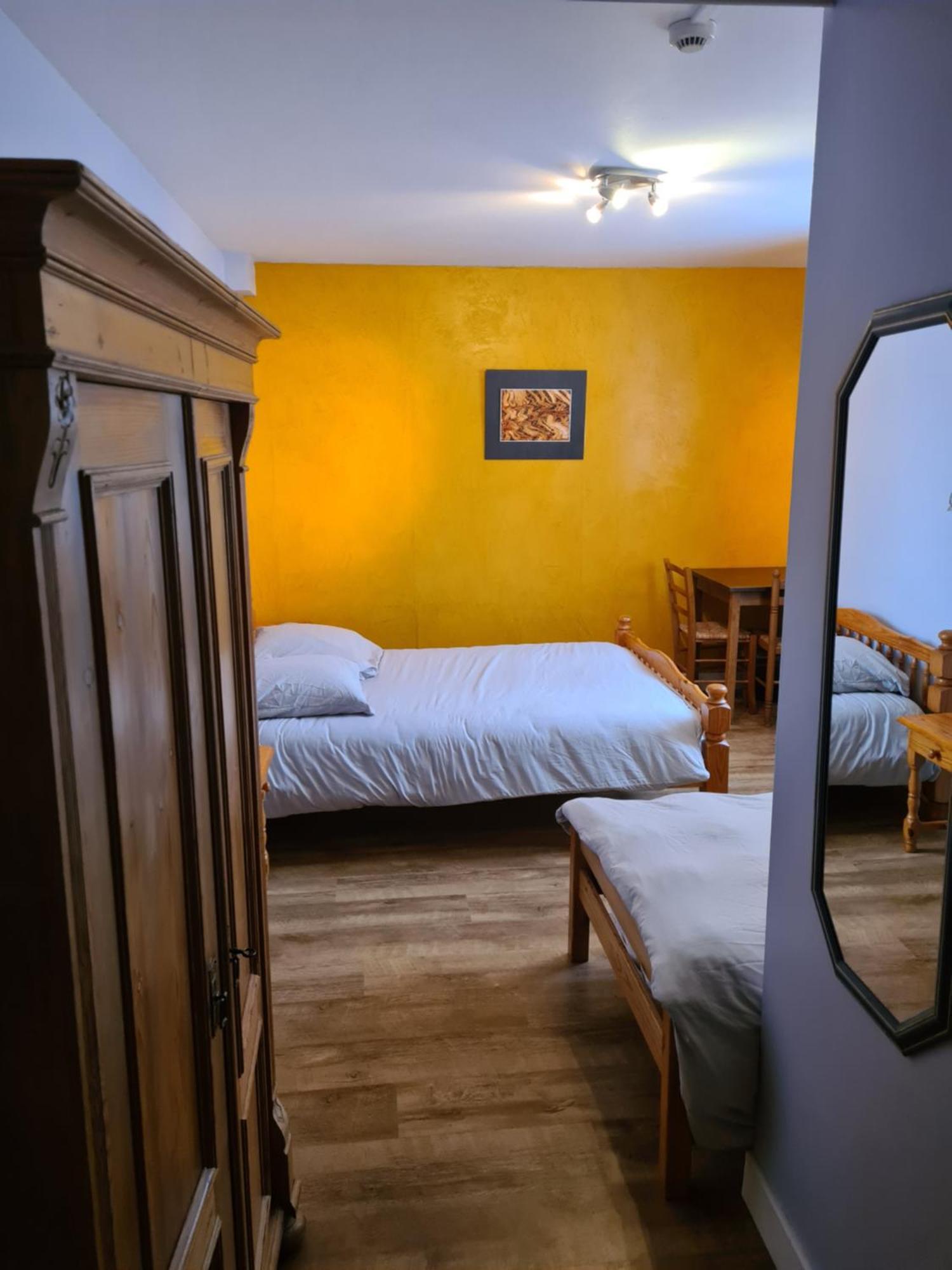 Hotel Saint Julien Aux Bois 외부 사진