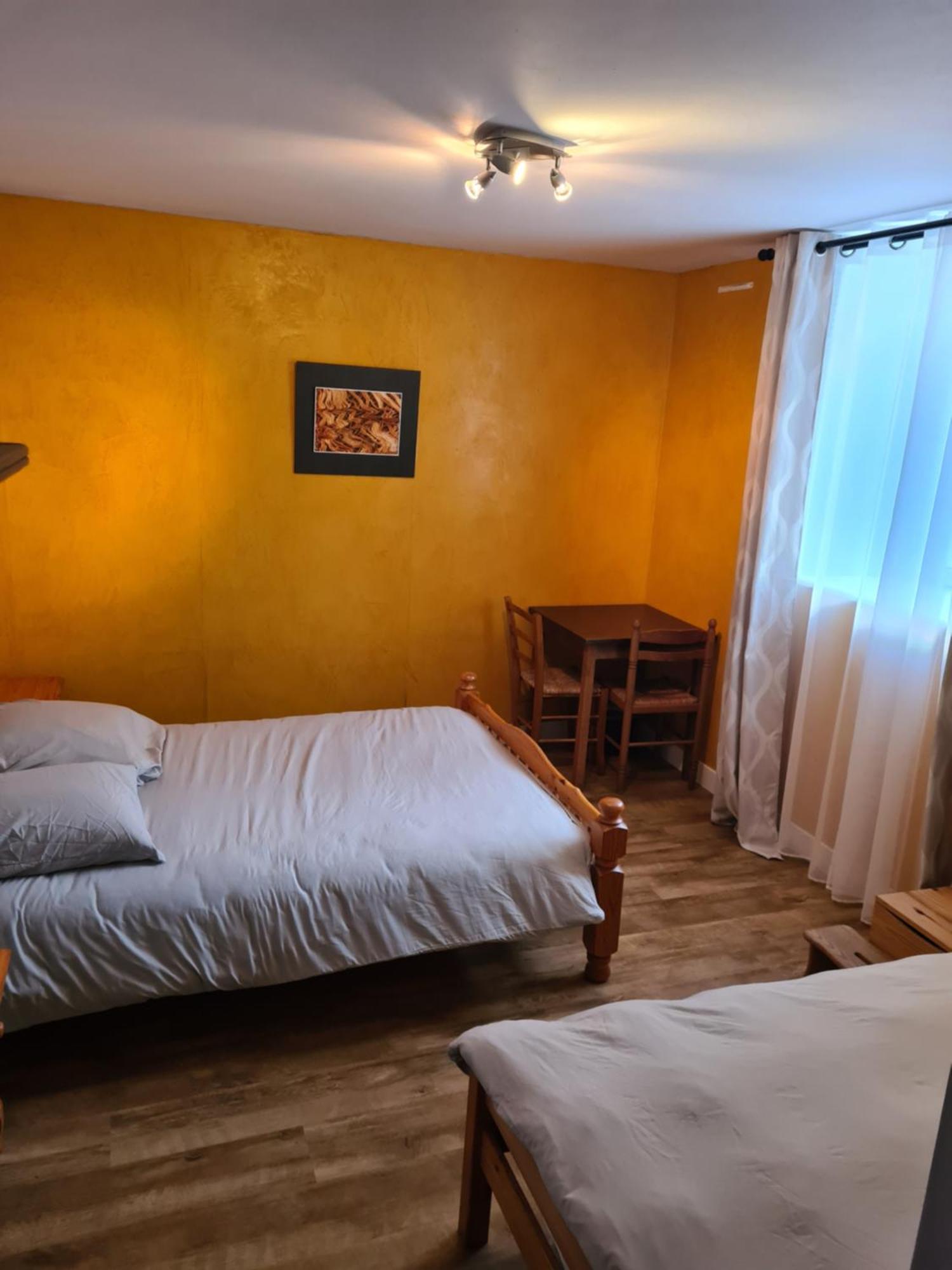 Hotel Saint Julien Aux Bois 객실 사진
